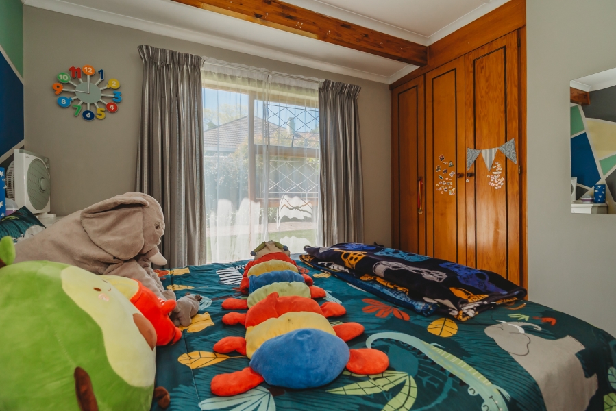 5 Bedroom Property for Sale in Heatherlands Western Cape